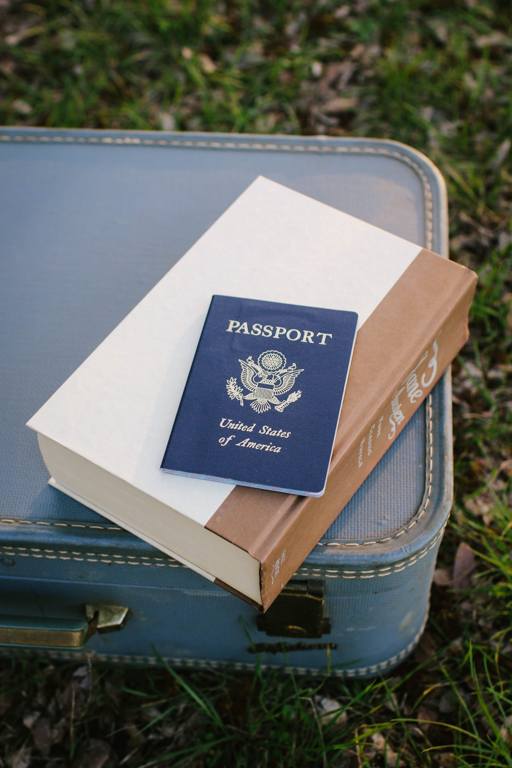 Top 2024 Investment Programs: Experts Recommend the Best Second Passports for Offshore Investment