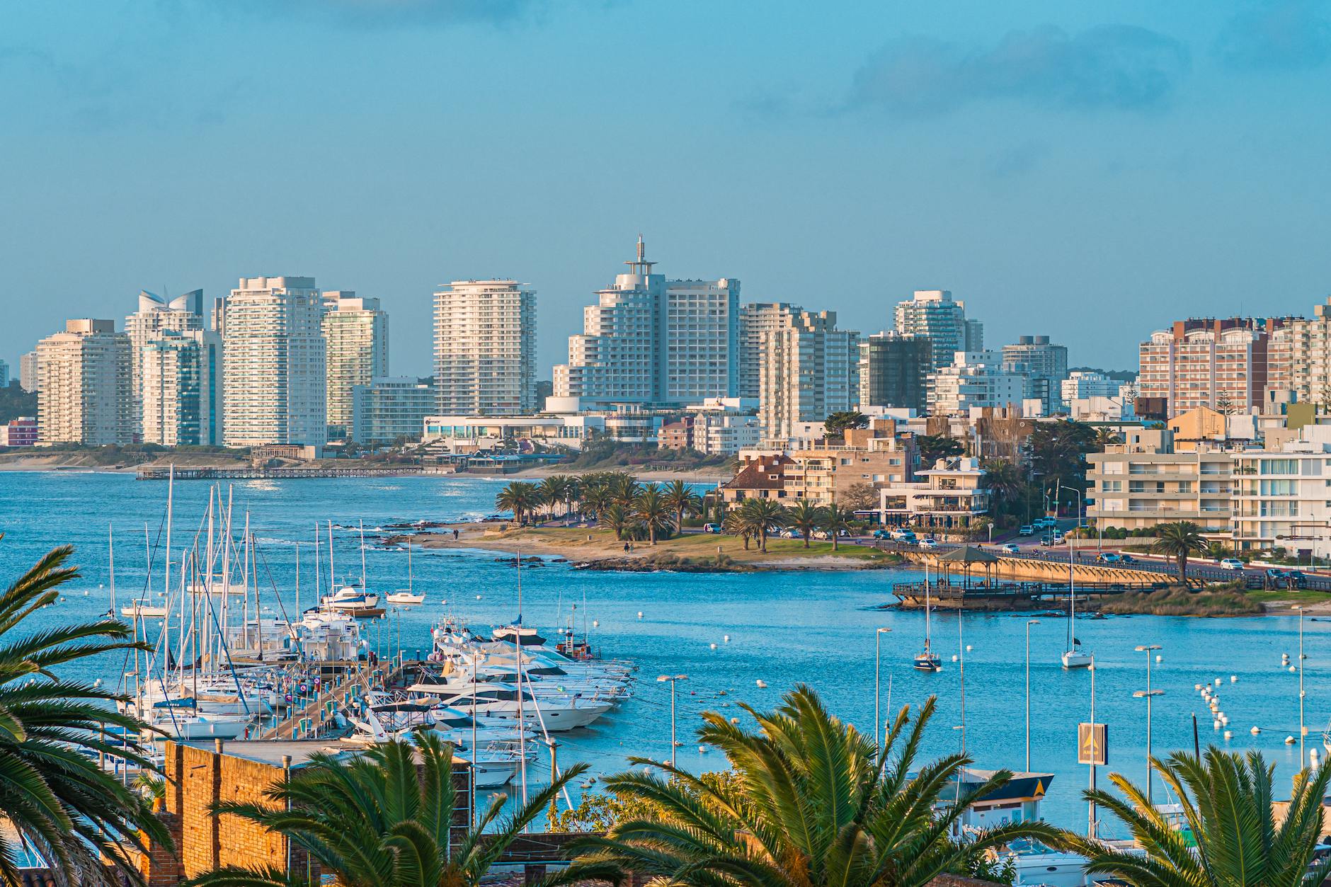 edificios de punta del este