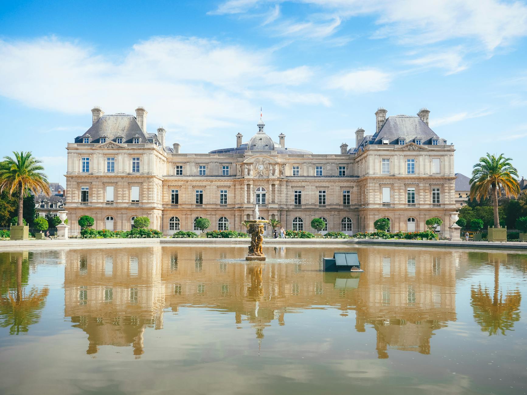 Green Bonds Thrive as Luxembourg Funds Post Record Net Inflows Amid Market Volatility