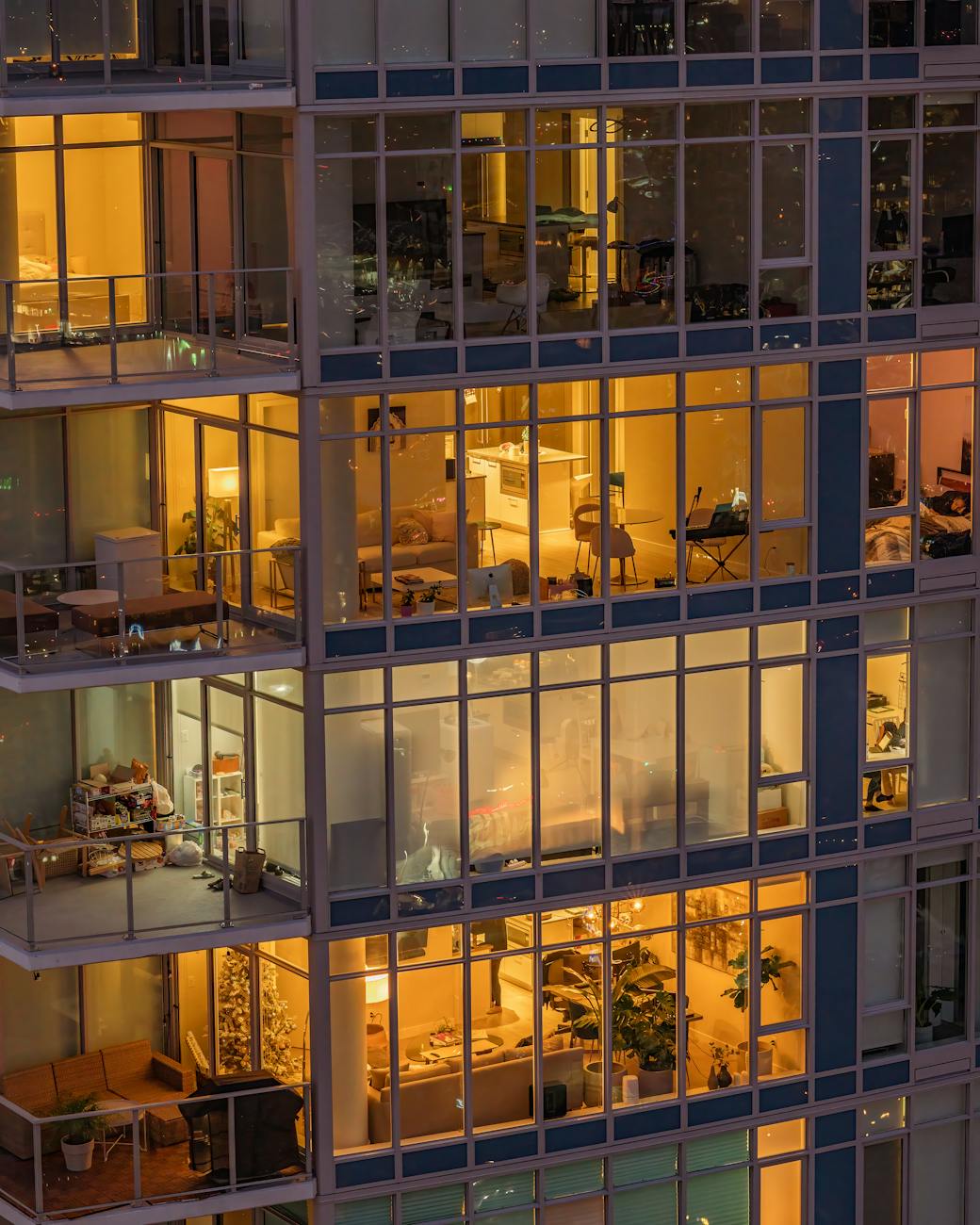 Vancouver vs. Toronto vs. Hong Kong: 2025 Real Estate Price Showdown