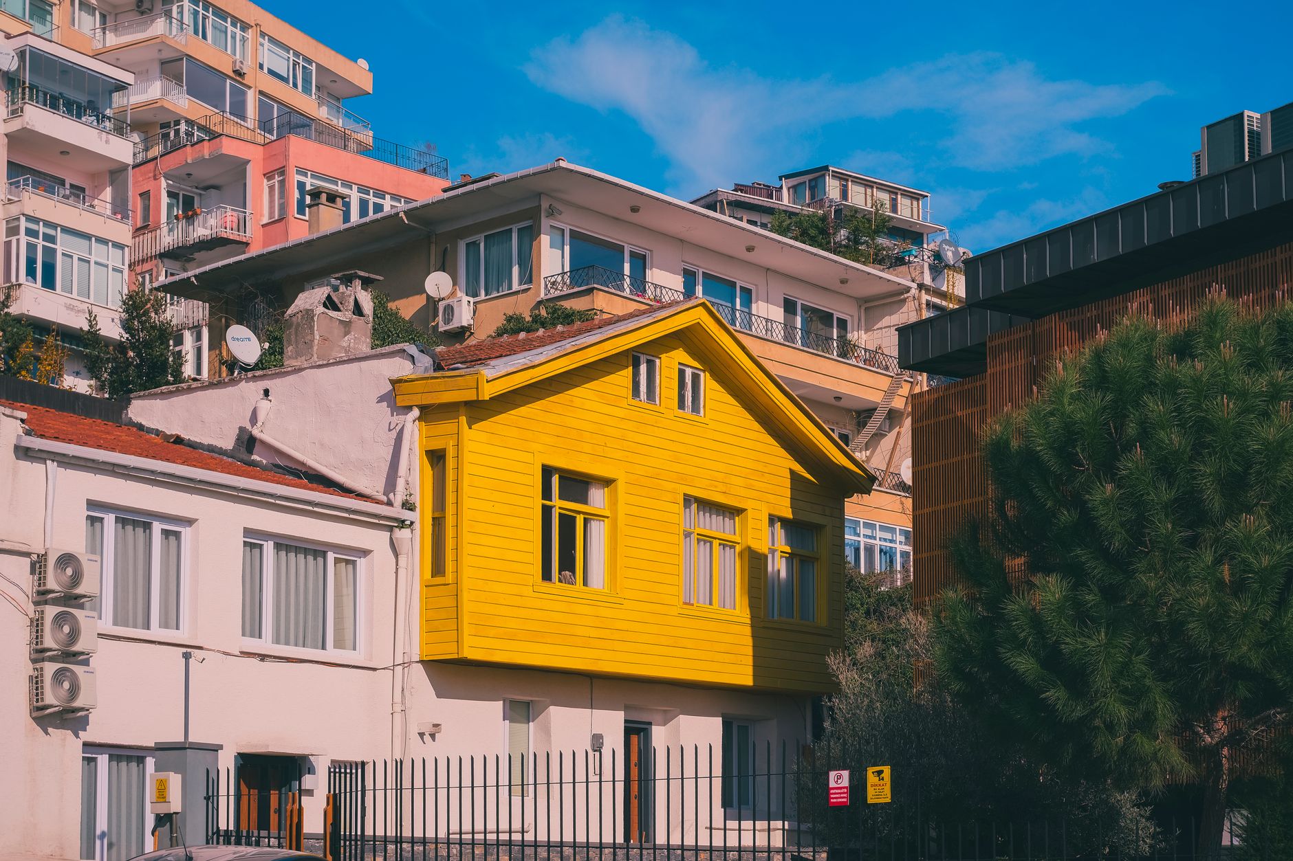 New Houses Priced in Gold: What 91 Ounces Reveals About Wealth and Purchasing Power